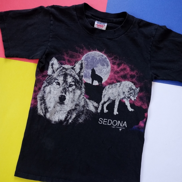 Vintage Tops - Vintage 1990 Women’s Sedona Wolf Graphic Shirt
